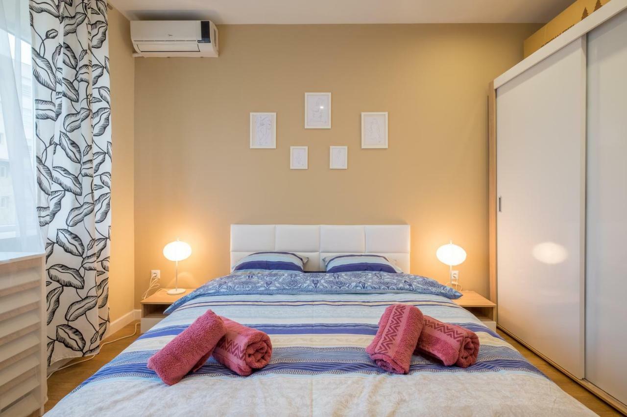 Modern 2 Bedroom Apartment Next To Vitosha Str. 소피아 외부 사진